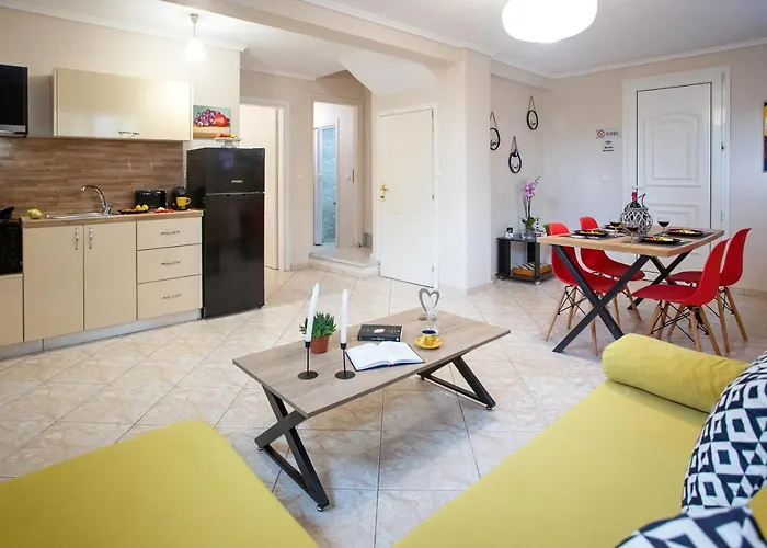 Endless Blue Sunshine Villa PalaiónTsiflíkion